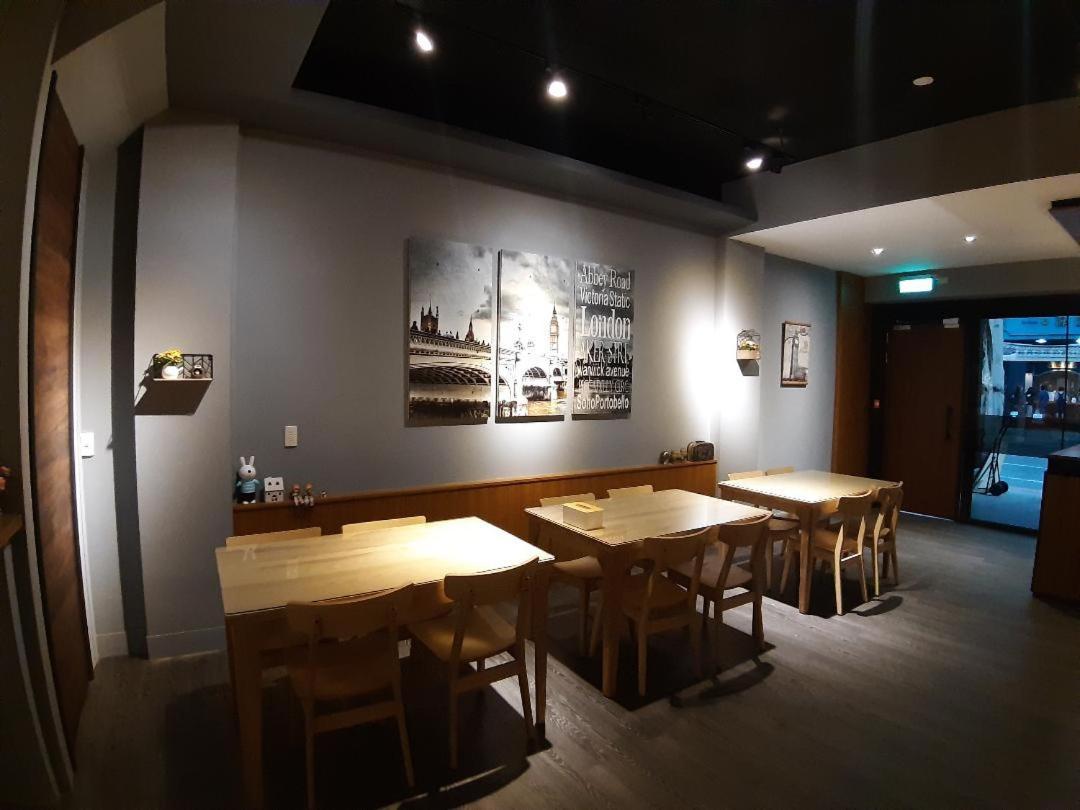 藏青民宿the Wind Guesthouse-Youth Inn 台南 エクステリア 写真