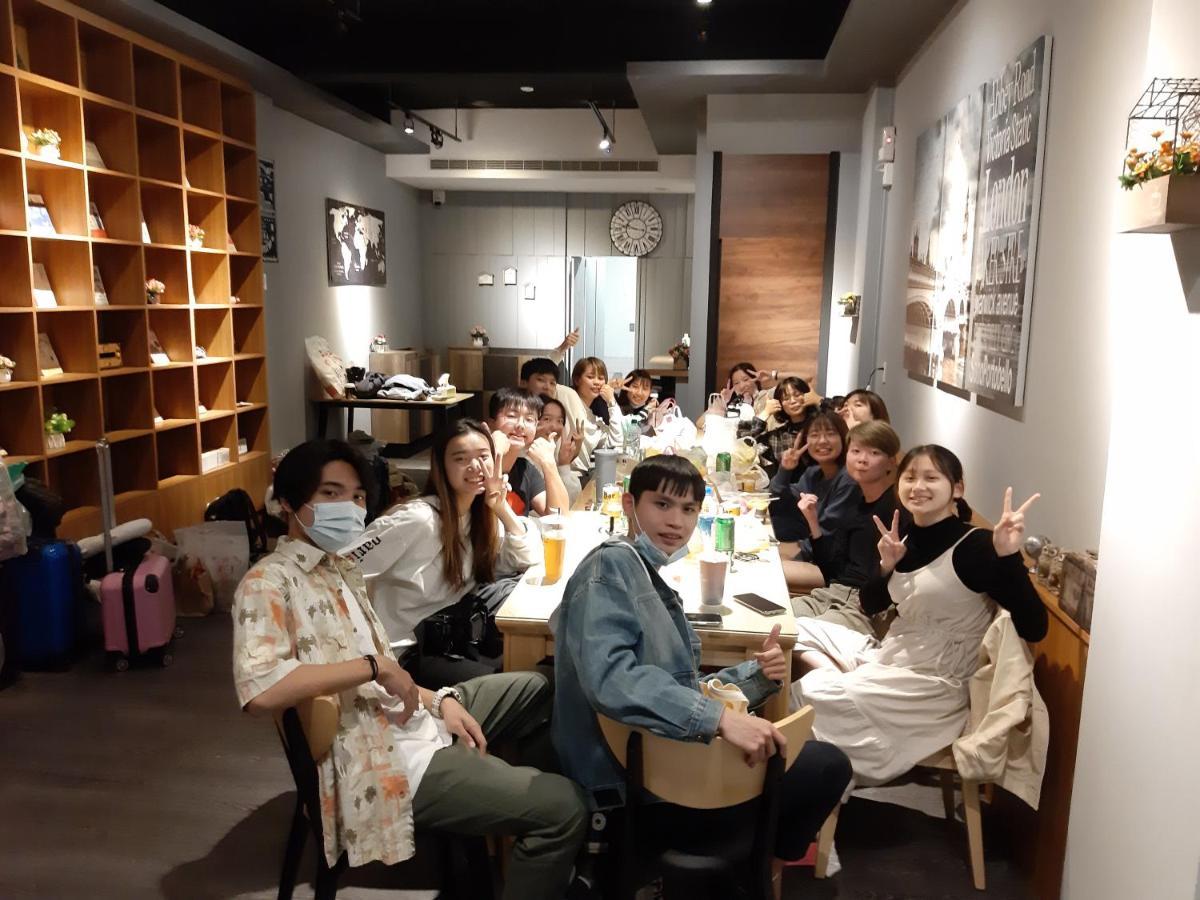 藏青民宿the Wind Guesthouse-Youth Inn 台南 エクステリア 写真