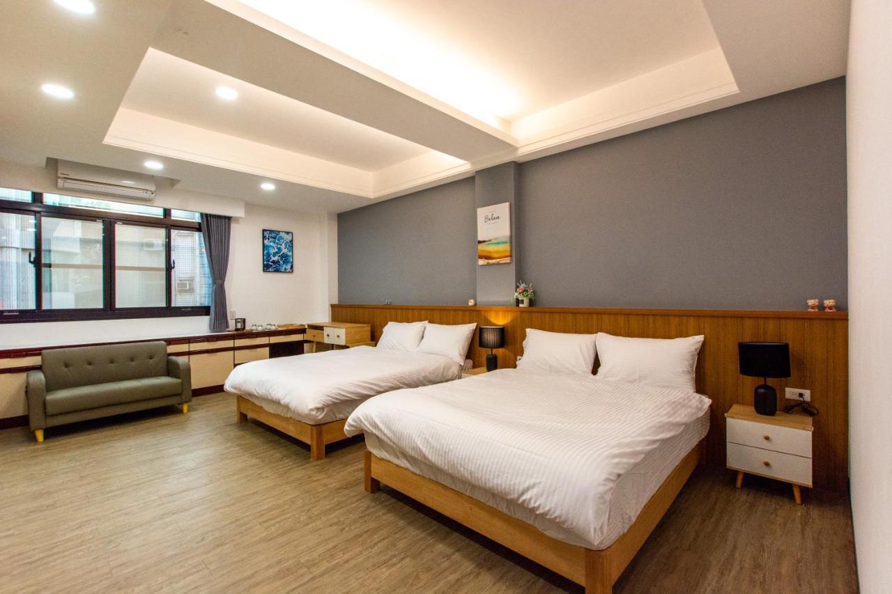 藏青民宿the Wind Guesthouse-Youth Inn 台南 エクステリア 写真