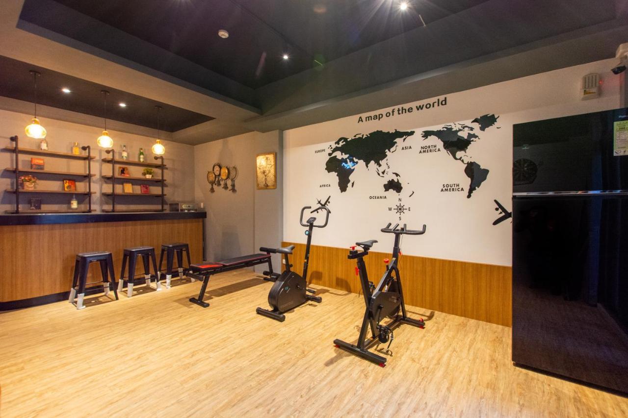 藏青民宿the Wind Guesthouse-Youth Inn 台南 エクステリア 写真